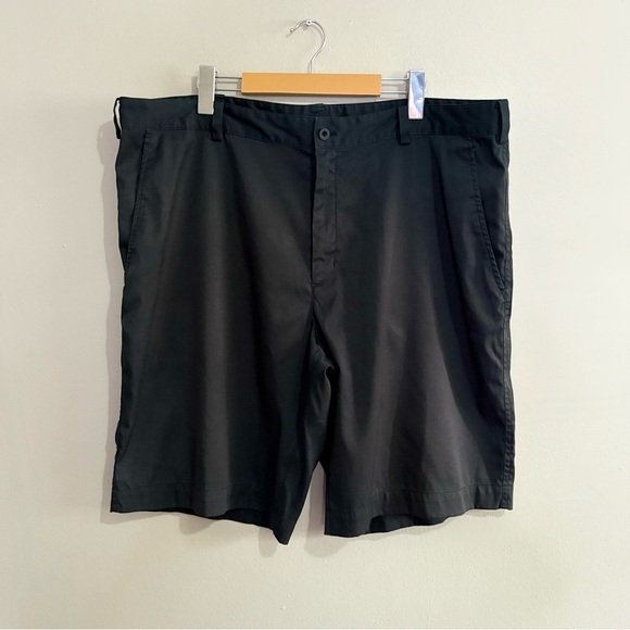 Nike Golf DRI-FIT Black Flat Front Shorts Athletic Style - Picture 1 of 10